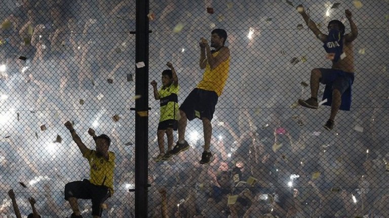 Бока - Ривър: На терена скука, на трибуните - неописуемо