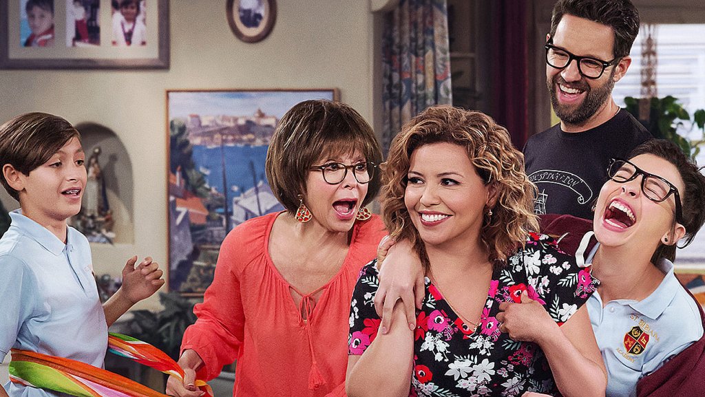 \"One Day At A Time\" 
В Netflix има много мрак, много наистина. Семейният хумор на \"One Day At A Time\" обаче пробива буреносните облаци и ни дава лъч светлина. 