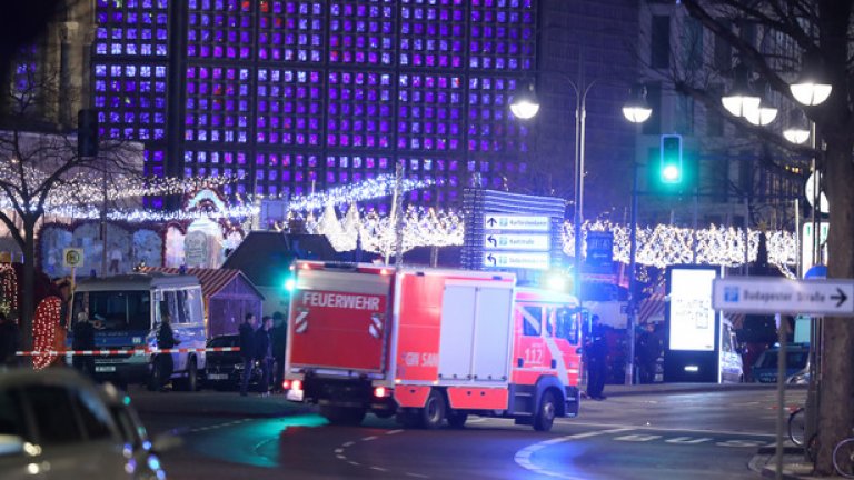 12 загинали, 48 ранени след атаката на коледния базар в Берлин