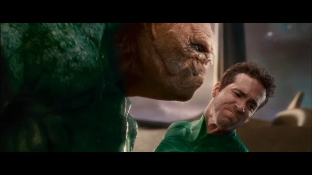 \"Зеленият фенер\" (2011) 
Войната между DC и Marvel днес можеше да изглежда по-различно, ако през 2011 година \"Зеленият фенер\" беше оправдал очакванията. Той обаче едвам се забеляза по кината редом с \"Тор\" и \"Капитан Америка: Завръщането на пър