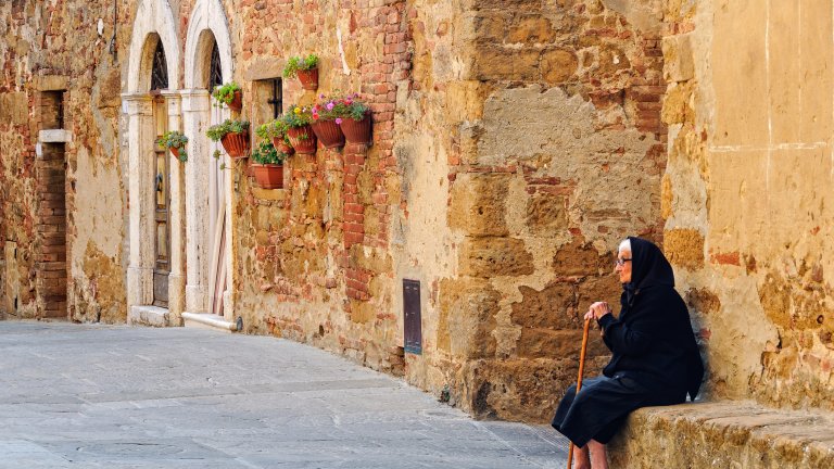 С изключително ниска раждаемост и застаряващо население страната е пред демографска катастрофа