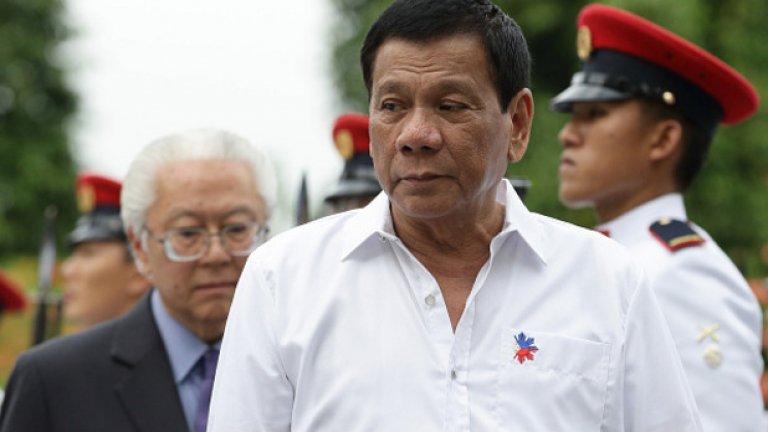 Филипинският президент Родриго Дутерте продължава да скандализира света с крайни изказвания и толериране на крайни действия
