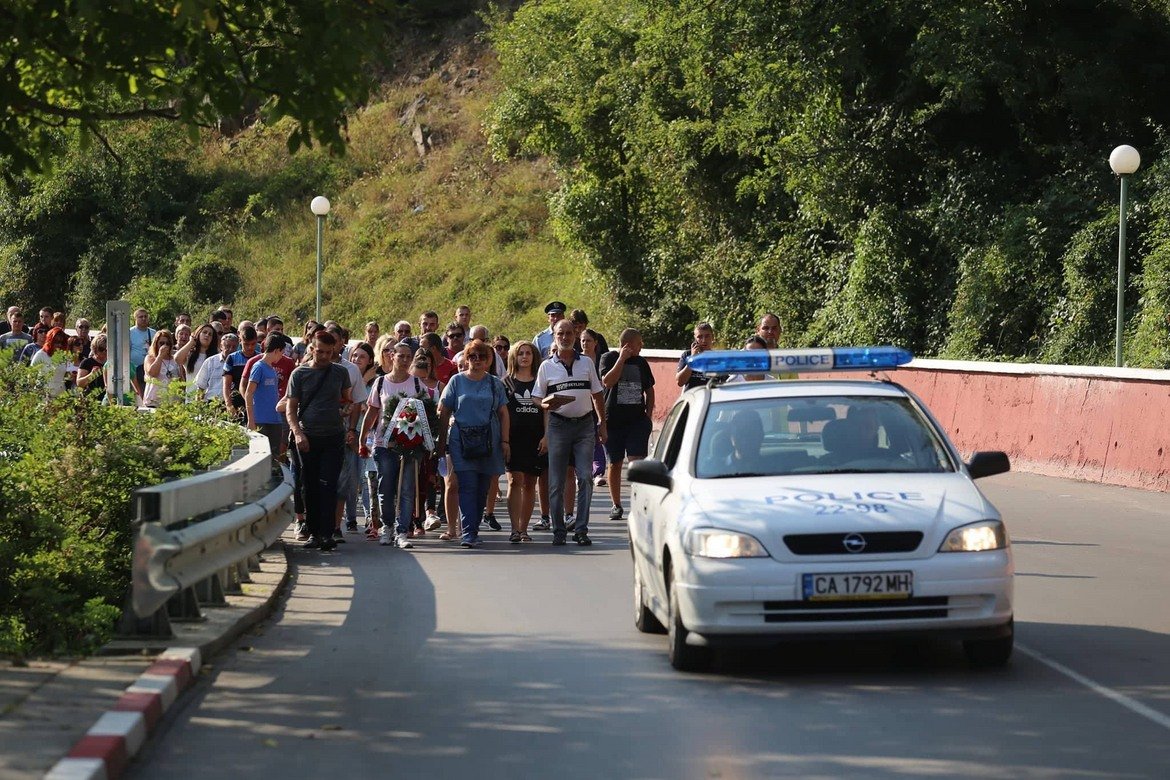 Протестно шествие затвори пътя между София и Своге