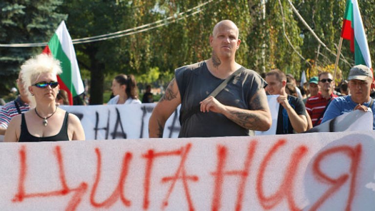 В нощта на Европейските избори Николай Бареков публично заяви, че ромите са го предали, защото не са гласували за него