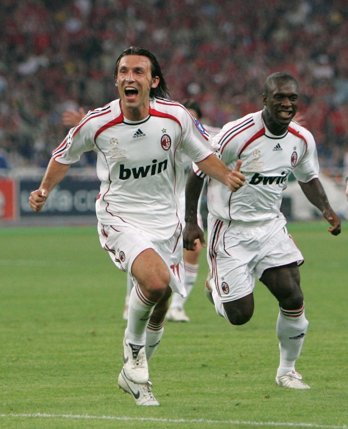 Отмъщението срещу Ливърпул и спечелването на Шампионската лига през 2007 г.

Милан си върна на Ливърпул за онзи обрат в Истанбул и Пирло успя да вземе личен реванш. Изпълнен от него пряк свободен удар се отклони в Индзаги за 1:0 и накрая "росонерите" вдигнаха купата.