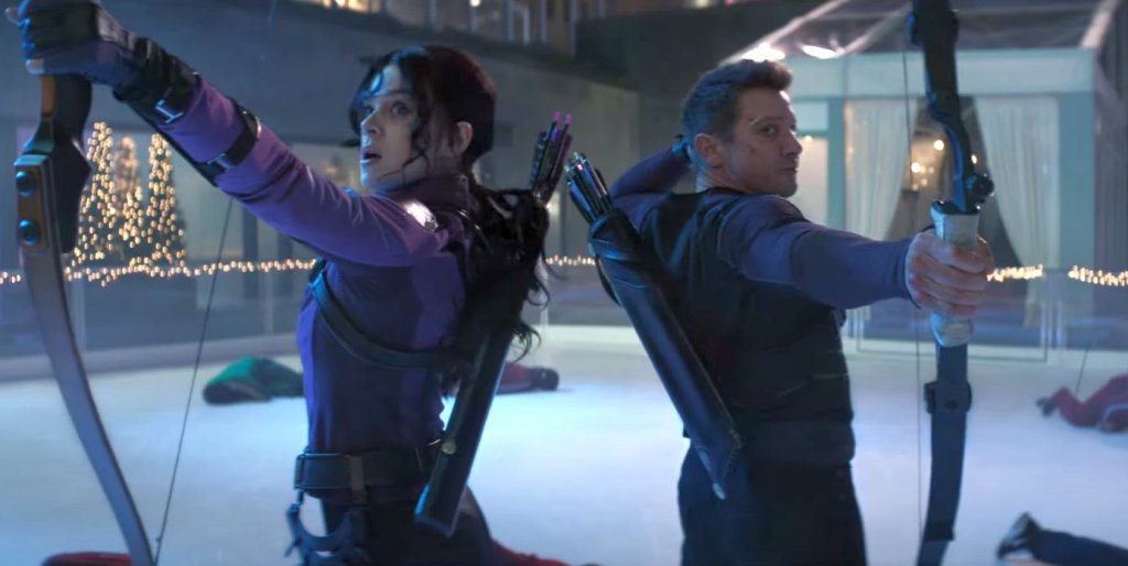 5. Hawkeye (Disney Plus)
И като казахме Marvel, навлизаме все повече в онази част на класацията, където доминират супергерои. Коледното предложение на Disney Plus е история за това как младата Кейт Бишъп се забърква в престъпна банда, а единственият, който може да я измъкне от кашата, е нейният идол - Клинт Бартън/Hawkeye (Джеръми Ренър).