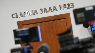 По-рано на свобода бяха пуснати други петима