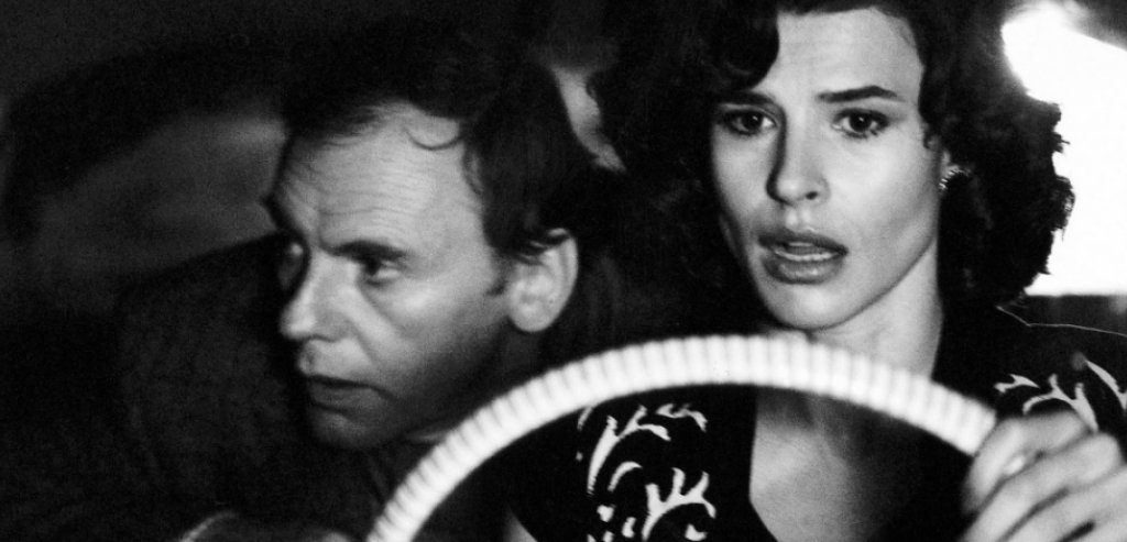 "Веднъж да дойде неделя"
Криминалната комедия на френския режисьор Франсоа Трюфо обръща традициите на жанра film noir, като поставя жена в ролята детектив и мъж в ролята на мишена, чийто живот виси на косъм. 
Историята започва с убийството на Клод Масулие, който е застрелян по време на ловен излет. Първият заподозрян за убийството му е Жулиен Версел (Жан-Луи Трентинян) - негов подчинен, чиято съпруга е била любовница на убития. След като и съпругата на Жулиен умира при мистериозни обстоятелства, той решава да се скрие и да наеме детективът Барбара Бакер (Фани Ардан), която да намери истинския убиец.