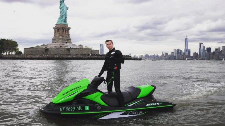 Снимка от профила prince.pd, където можете да проследите бляскавия живот на този млад берлинчанин, живеещ в Ню Йорк.