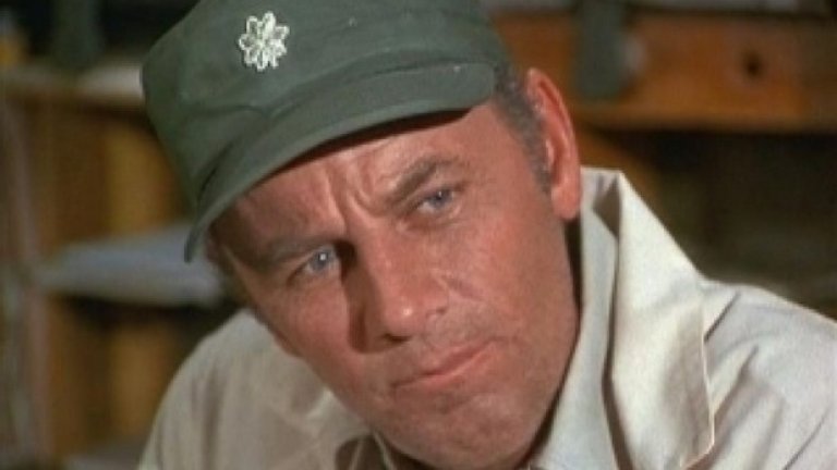 Хенри Блейк – M*A*S*H
Обратно в 1975 г., когато смъртта на полковник Хенри Блейк във „Военнополева болница” причинява бурни реакции. След като актьорът Маклийн Стивънсън решава да напусне сериала в разгара му, идеята е неговият герой просто да бъде освободен от служба и изпратен у дома. 
Но сценаристите правят шокираща промяна и добавят сцена, в която се съобщава, че самолетът на Хенри Блейк е бил свален над водите на Япония. Сцената до последно е държана в тайна от самите актьори, за да предизвика естествени реакции от тях, щом чуят съобщението. Но все още някои считат това за срамна постъпка срещу основен персонаж като Блейк.