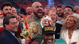 Фюри започна да дава "задна" за мача с Усик