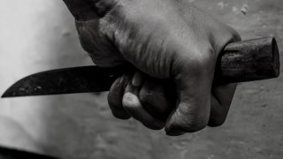 Нож в ръката, престъпление