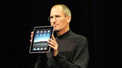 Стив Джобс показва на света iPad