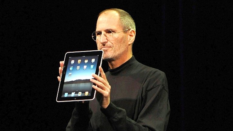 И, разбира се, Стив Джобс

Съоснователят на Apple и пионер на компютърната революция през 70-те беше вълнуваща личност, която промени света, преди да си отиде от него през 2011-а на 56-годишна възраст. 
