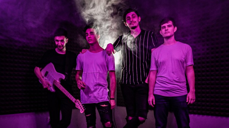 След близо 4-годишна раздяла момчетата се събират за сингъла Up in the Air, който рязко ги връща в орбитата на нашата сцена