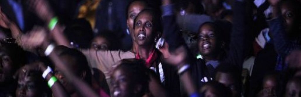 Stromae за първи път пее в  родината на баща си Руанда