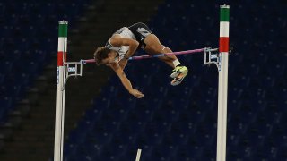 Леката атлетика има нов герой след Болт: 20-годишният Арманд Дуплантис, който подобри рекорда на Сергей Бубка