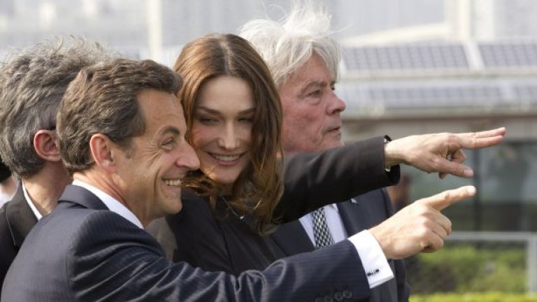 Съпругата на френския президент - Карла Бруни-Саркози, си навлече гнева на ирански медии, като защити обвинена в прелюбодейство жена