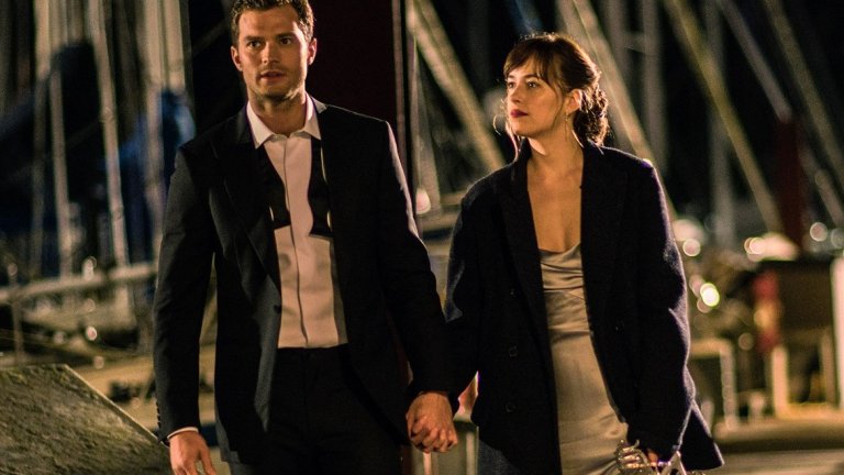 4. Fifty Shades Freed – 9 февруари 2018 г.
Да, всички мразим поредицата... Да, нямаше смисъл от филмирането на литературното безумие на Е. Л. Джеймс и да, изобразеното на екрана няма нищо общо с BDSM културата. Но за добро или лошо, в началото на февруари милиони скучаещи домакини ще щурмуват кината, за да гледат последната част от еротичната трилогия с елементи на домашно насилие.