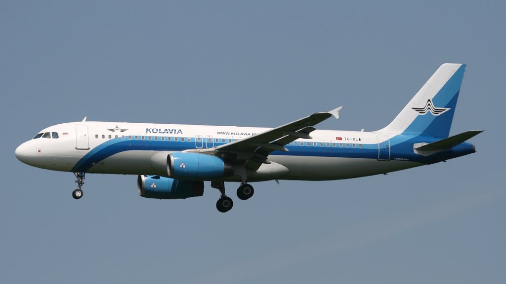Kolavia_Airbus_A320_Ates-1
