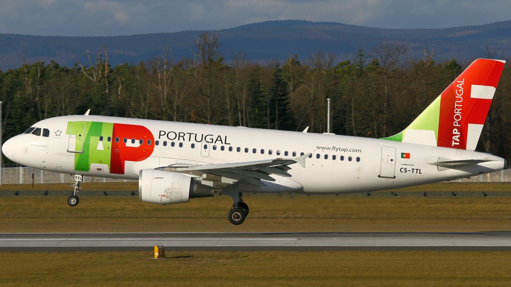 TAP_Portugal_A319-100_CS-TTL_FRA_2011-12-10