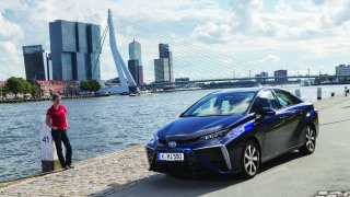 Toyota-Mirai-AH-090