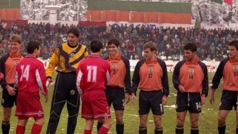 1998: Катастрофа след катастрофа.Половинвековният юбилей минава в съвсем минорно настроение. Няма как да бъде иначе, при положение, че представянето на ЦСКА е истинска катастрофа. Петото място в „А“ група е последвано от звучен шамар във финала за Купата на България срещу Левски, игран пред 50 000 зрители на националния стадион. Червените са разгромени с 5:0 и берат голям срам. В края на годината идва и най-голямата загуба на ЦСКА за всички времена, тази от Литекс в Ловеч с 0:8. Мрачен юбилей, завършил с отрязване на гредите на „Армията“.