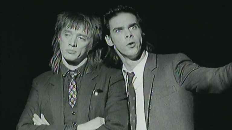 Nick Cave and The Bad Seeds - The Weeping Song
Не става такава селекция без добрия стар Ник Кейв и неговия мрачен глас. The Weeping Song по някакъв странен начин може да те докосне и да те накара да откликнеш.