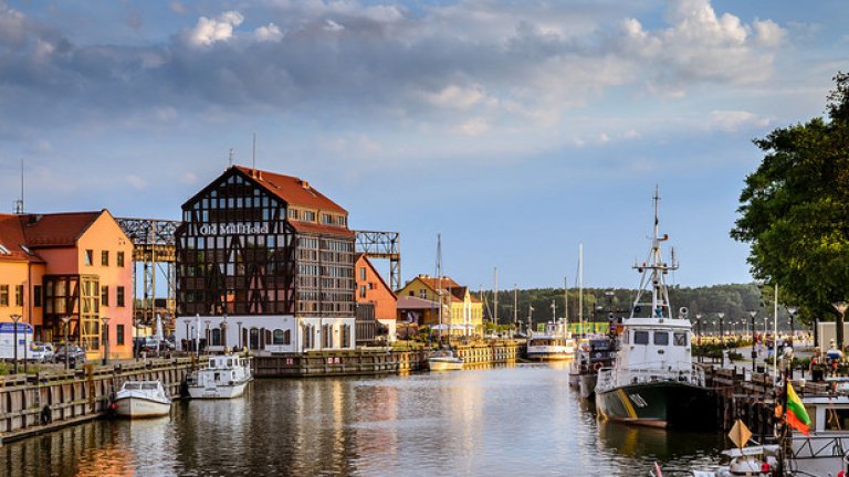 Градът, някога принадлежал на тевтонски рицари и под много силно немско влияние и до днес, е красавец. Съперникът обаче не е страшен - преди няколко години Литекс го победи с общ резултат 8:1.