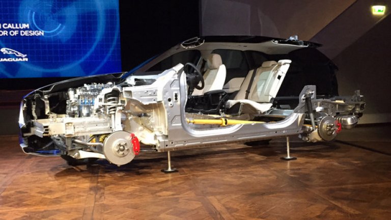 81% от частите и компонентите на F-Pace са напълно нови, а 80% от каросерията е изградена от алуминий