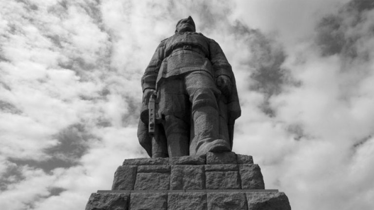 Времената се менят, паметниците също...