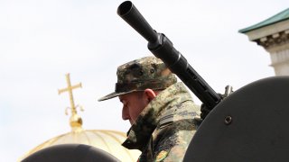 Военен парат или шествие за последния път на главата на БПЦ - трудно е да се прецени