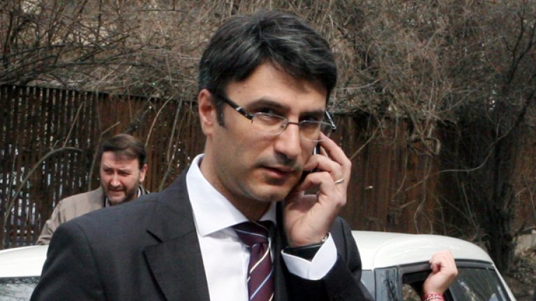 Министърът на икономиката, енергетиката и туризма Трайчо Трайков поиска на 5 април уволнението на шефа на НЕК Красимир Първанов - и то се случи на деветия ден