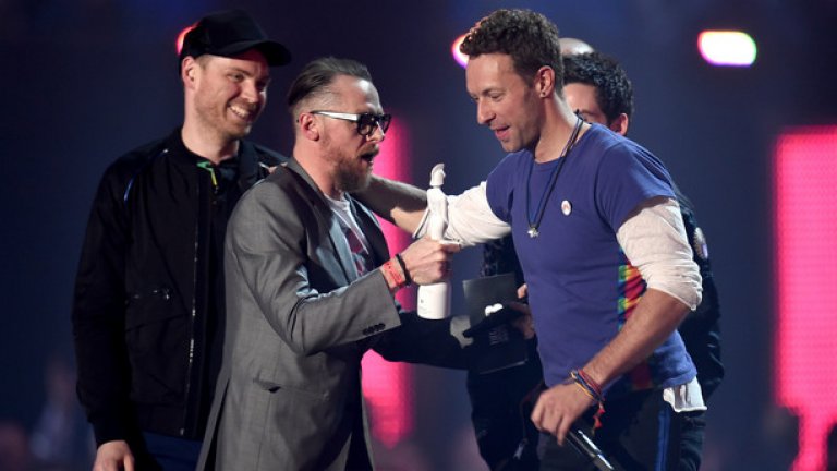 Coldplay прибират наградата за най-добра британска група