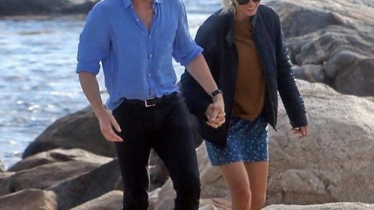 Тейлър Суифт и Том Хидълстън 
Подобен списък няма как да мине, без да се спомене Тейлър Суифт поне два пъти. Певицата има дълъг списък от гаджета, с повечето от които не се задържа за особено дълго време. Сред тях е и британският актьор Том Хидълстън. 
Снимките им хванати за ръка предизвикаха истинска истерия, най-вече защото Хидълстън е с коренно различна репутация от Суифт. Цялата история всъщност изглеждаше абсолютно скалъпена, за да се заговори повече за двете знаменитости.