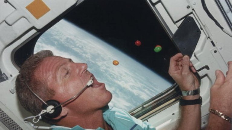 Стандартите за безопасност на храните
С цел да гарантира абсолютната безопасност на предварително пакетираните храни за космическите полети, NASA си сътрудничи с Pillsbury Company за създаването на нов системен подход към контрола на качаството. 
Този метод, известен като HACCP, днес се е превърнал в производствен стандарт за потребителите от цял свят, който не допуска използването на определени химикали, физически и биологични вредни вещества при производството на храните.