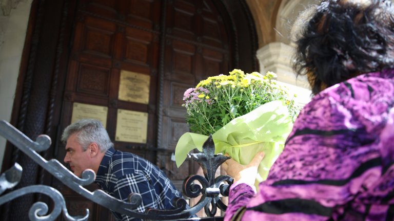 Руската църква "Свети Николай" в София затваря врати (снимки)