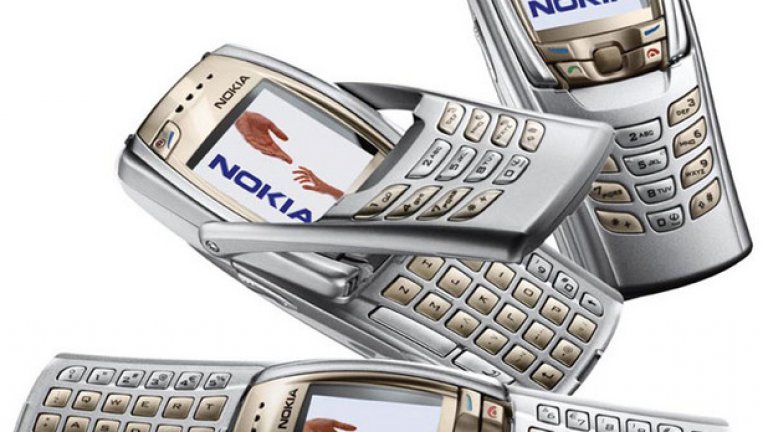 8. Дизайна
Разбираме защо на Nokia им отне толкова време да се разделят с хардуерната клавиатура и да направят телефон-дисплей. Те просто бяха извадили на пазара всички възможни варианти за сгъване, разгъване, отваряне и сглобяване на телефон и не си представяха как може да съществува апарат без бутони.