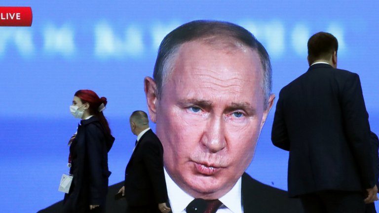 Русия разглежда този акт като тероризъм и опит за покушение над руския държавен глава