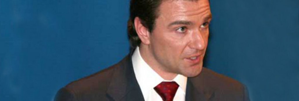 Антон Сихарулидзе. Олимпийският шампион по фигурно пързаляне е член на "Единна Русия" от 2006 г. В периода 2008-2012 г. оглавява парламентарната комисия по физическо възпитание и спорт.