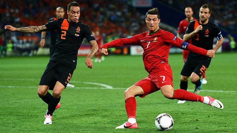 Кристиано Роналдо, Португалия
Португалия в никакъв случай не е слаб отбор, но що се отнася до атаката южняците са много опасни основно заради присъствието на Роналдо в състава. Кристиано има 123 мача и 55 гола за страната си.