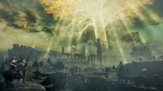 Elden Ring
Няма как да говорим за топ игри на годината и водещо място да не заеме носителят на приза “Най-добра игра на 2022” от The Game Awards. 
Сътрудничеството между разработчика на поредицата Dark Souls FromSoftware и създателя на “Игра на тронове” Джордж Р. Р. Мартин донесе не само 18 милиона продадени копия, но и превърна Elden Ring в най-бързо продаващата се игра в дългата история на разпространителя Bandai Namco.
Очакванията бяха високи, а Elden Ring ги надмина заради страхотния си геймплей, представляващ сериозно предизвикателство дори за закоравелите геймъри, наред с една добра история и запомнящи се герои, родени от гениалното съзнание на Мартин.