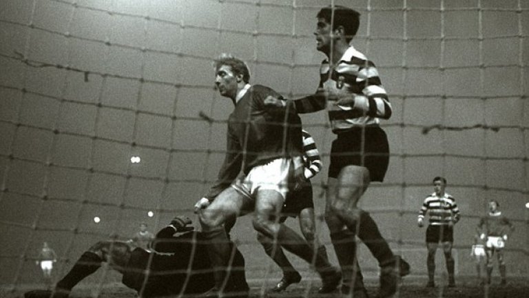 Спортинг Лисабон - Манчестър Юнайтед 5:0, 1964 г., КНК
Това е най-тежката загуба на Юнайтед в Европа. Англичаните пристигат с аванс от 4:1 от първия мач, но са разгромени с пет безответни гола и напускат турнира. Денис Лоу бележи хеттрик в първия мач, но заедно с Чарлтън и Бест не успяват да помогнат на Юнайтед са избегне крушението.