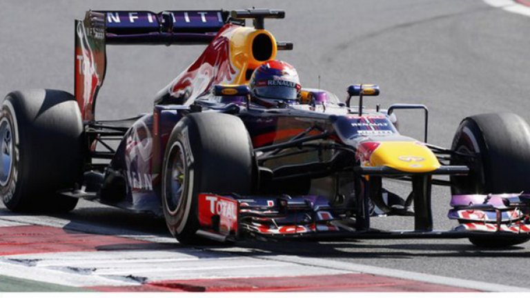 Red Bull RB9 от 2013 година
С този автомобил Себастиан Фетел спечели четвъртата си поредна световна титла, а конструкцията на Ейдриън Нюи се отличава с гениалното използване на изгорелите газове от ауспусите за създаване на повече аеродинамично притискане на задницата на колата.