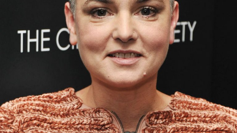 Шинейд О’Конър към днешна дата почти няма общо с онова красиво и талантливо момиче с магически глас от клипа на евъргрийна "Nothing compares to you". Певицата в последните години се опита пак да привлече вниманието към себе си с поредица от скандални изяви като търсене на партньори за анална любов онлайн и истерични публични заплахи за самоубийство.