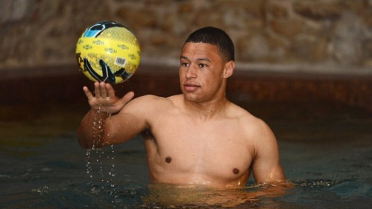 По-наблюдателните ще забележат, че седмината са английски национали, играещи за топ шест на клубовете от Висшата лига. А спокойно в класацията можеха да влязат Джак Уилшър, Адам Лалана и Рахийм Стърлинг.