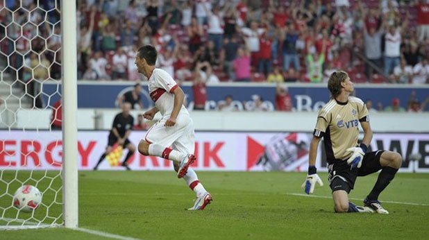 Ведад Ибишевич вкара головете за победата на Щутгарт с 2:0 над Динамо (Москва) в първия плейоф за Лига Европа