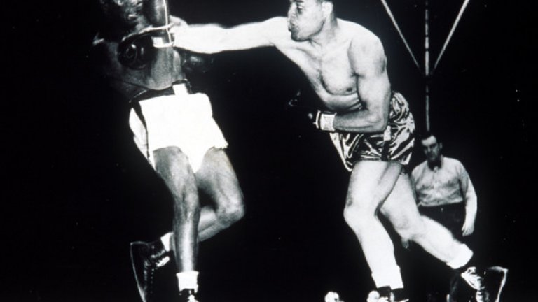 1948 г. Джо Луис нокаутира в 11-ия рунд Джо Уолкът на стадиона на "Ню Йорк Янкис" и прави поредна защита на титлата си. Година по-късно Луис се оттегля.