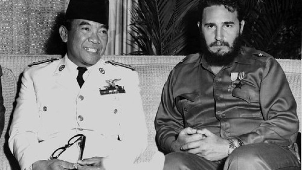 Sukarno_and_Fidel,_1960
