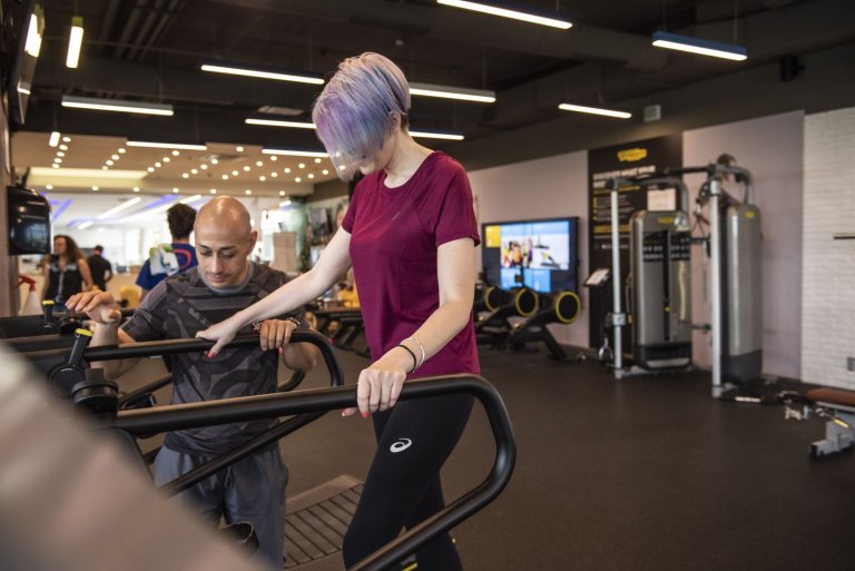 Светлослав напътства и участничката в Get in Shape Vol.2 Адри.